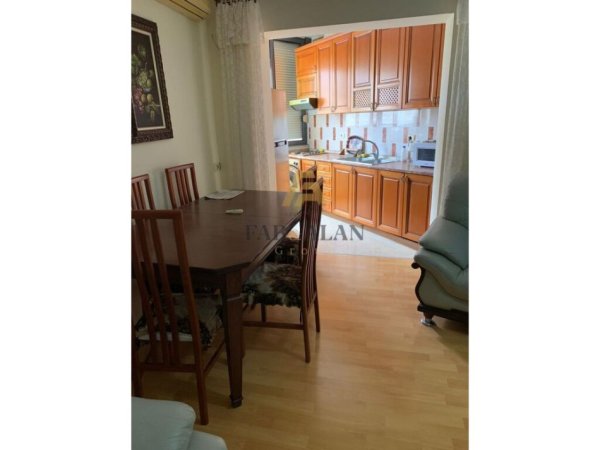 APARTAMENT 2+1 ME QERA NE KOMUNE TE PARISIT TE SHKOLLA FELIX!