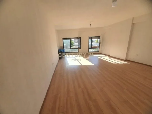 JAPIM ME QIRA AMBIENT PER ZYRA, PRANE FARMACISE NR 10