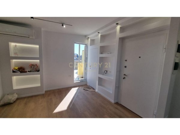 Apartament 1+1 për Qira në Rrugën Ferit Xhajko, Tiranë - 600€ | 90 m²