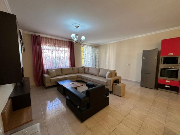 Rruga e Durresit apartament 2+1 me qira