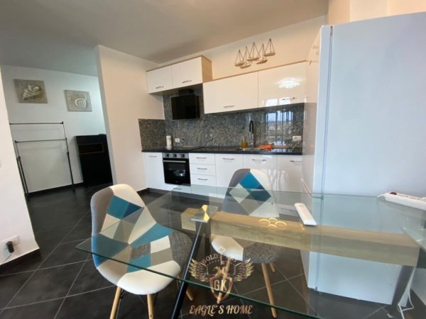 Apartament me Qera 
• 1+1 
• 65 Metra
• Total Mobiluar
• Kati 7 pallat 8 katsh me ashensor
• Orientim Perendim
🏡Vila Zogut🏡
• 400€ Neto✅
WEB LINK : https://goldkeyrealestate.al/sq/DetajetePron%C3%ABs/15521416
Post Nr : 15521416
________________________________________
PER ME SHUME INFORMACION👇
📲