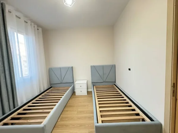 Shitet, Apartament 2+1+2, i mobiluar, Unaza e Re Astir