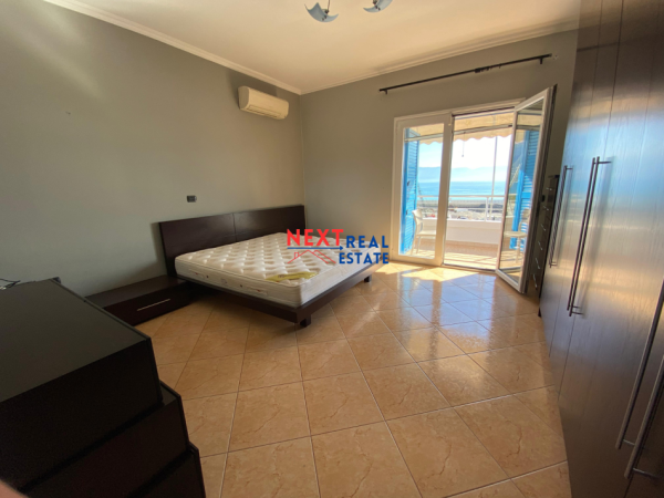 JEPET ME QERA AFATGJATE APARTAMENT 2+1 TEK PORTI, VLORE