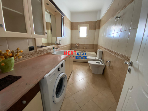 JEPET ME QERA AFATGJATE APARTAMENT 2+1 TEK PORTI, VLORE