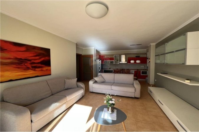 Apartament me qera 1+1 afer Liceut Artistik