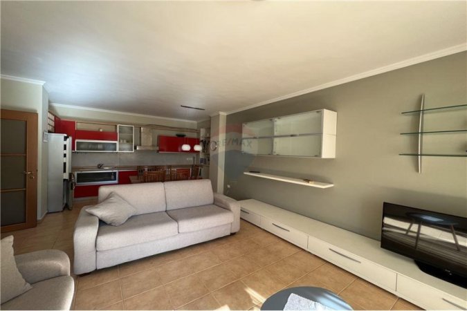 Apartament me qera 1+1 afer Liceut Artistik