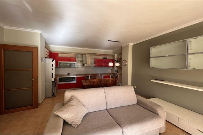 Apartament me qera 1+1 afer Liceut Artistik