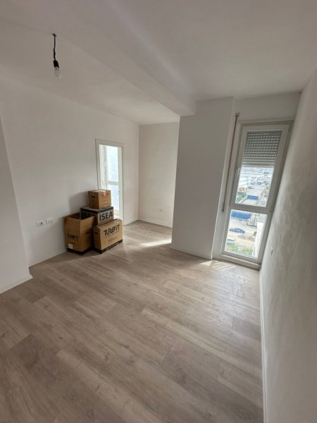 Apartament 3+1+2 dhe post parkimi tek Univers City !