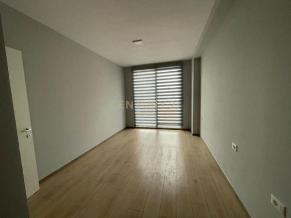 JEPET ME QIRA APARTAMENT 1+1 TE RRUGA E DIBRES.