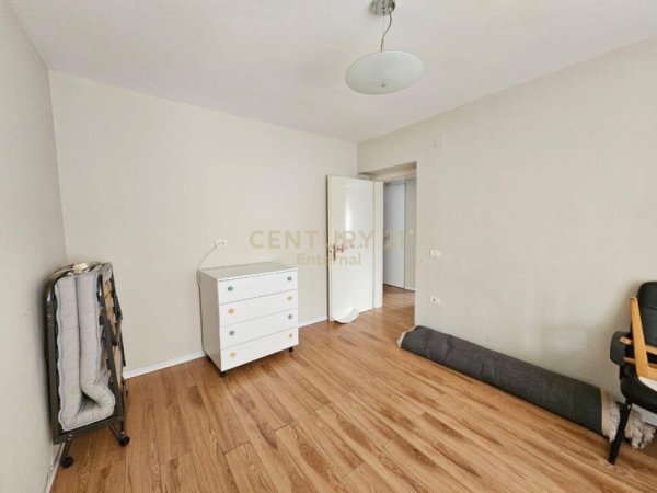 Jepet me qera Zyra/Apartament për banim ose Airbnb