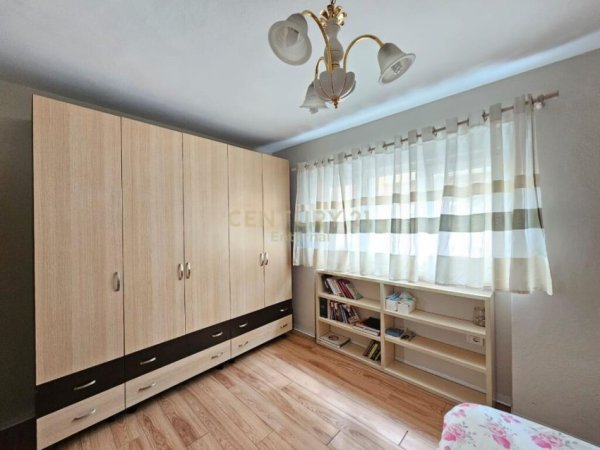 Jepet me qera Zyra/Apartament për banim ose Airbnb