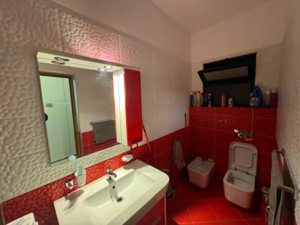 Shitet Apartament 1+1 Pishat e Buta Mali Robit.