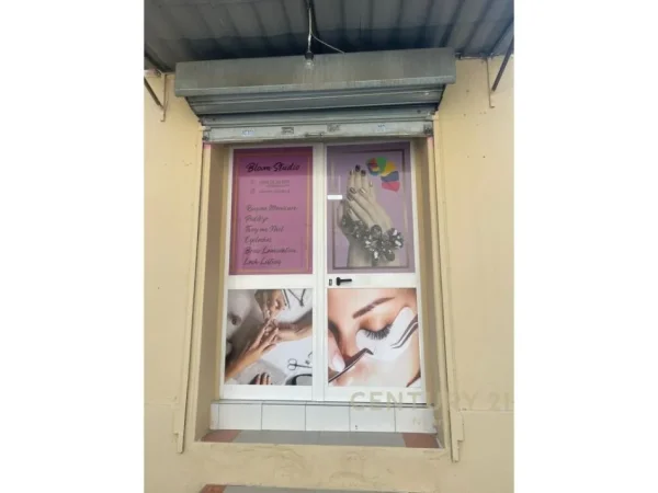 Shitet Garsoniere dhe Dyqan te Varri Bomit.