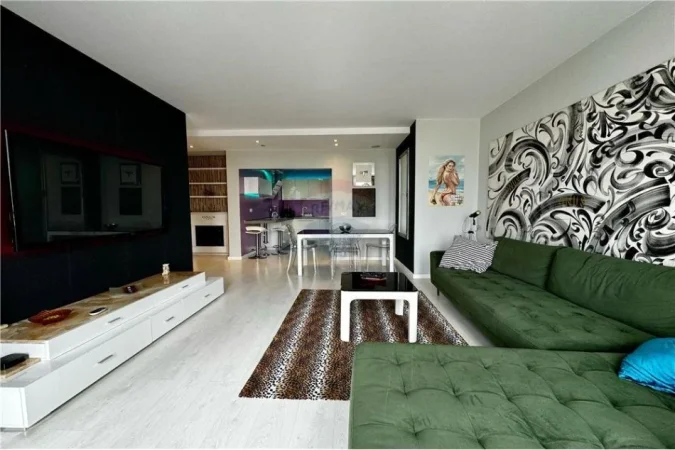 Apartament - Me Qira - Liceu Artistik - Piramida, Shqipëri
Apartament 2+1 me qira Kullat Binjake!