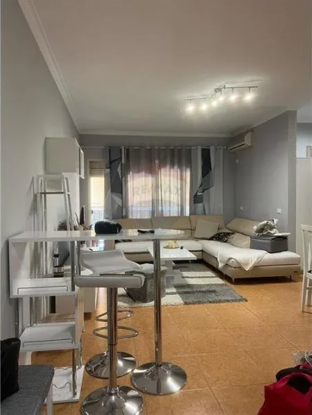 Apartament - Me Qira - Fusha e Aviacionit