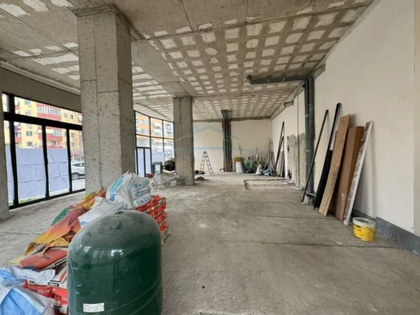 Qera, Ambient, Bulevardi Migjeni, Unaza e Re.