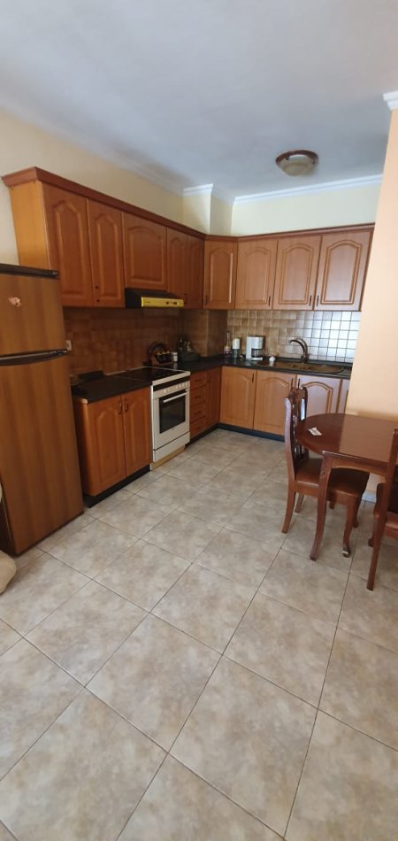 Tirane, jepet me qera apartament 2+1+BLK Kati 8, 100 m² 50.000 Leke (komuna e Parisit)