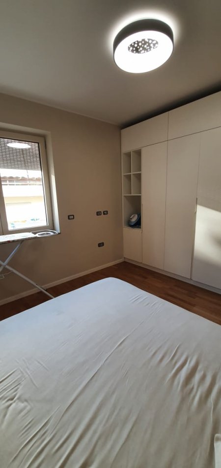 Tirane, jepet me qera apartament 2+1+BLK 120 m² 750 Euro (kopshti zologjik)