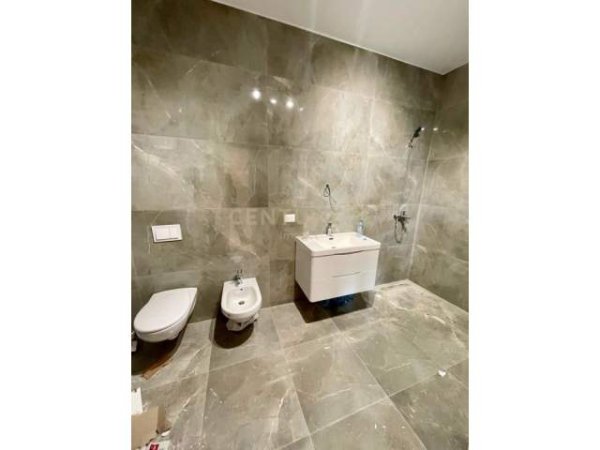 Tirane, jepet me qera apartament 2+1+BLK Kati 5, 124 m² 500 Euro (Rruga e Dibres)