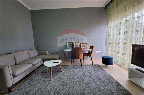 Tirane, jepet me qera apartament 2+1+BLK Kati 4, 86 m² 380 Euro (rruga teodor keko)