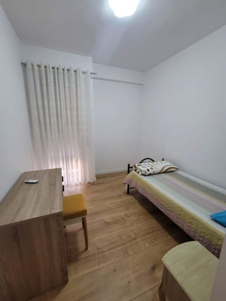 Tirane, jepet me qera apartament 2+1+BLK Kati 6, 89 m² 500 Euro (Brryli)