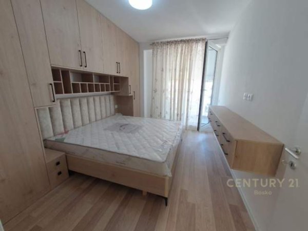 Tirane, jepet me qera apartament 2+1 Kati 10, 90 m² 550 Euro (Ish fusha e aviacionit)