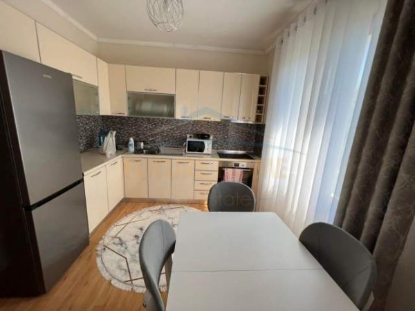 Tirane, shitet Vile 5+1+BLK Kati 0, 239 m² 360.000 Euro (Sauk)