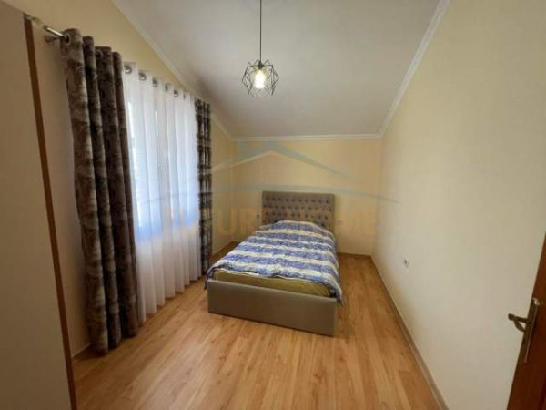 Tirane, shitet Vile 5+1+BLK Kati 0, 239 m² 360.000 Euro (Sauk)