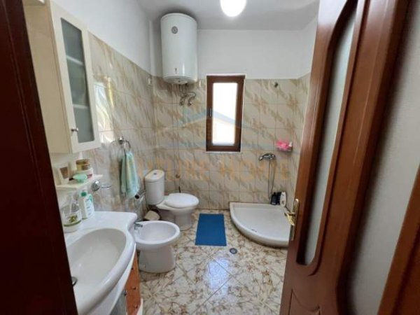 Tirane, shitet Vile 5+1+BLK Kati 0, 239 m² 360.000 Euro (Sauk)