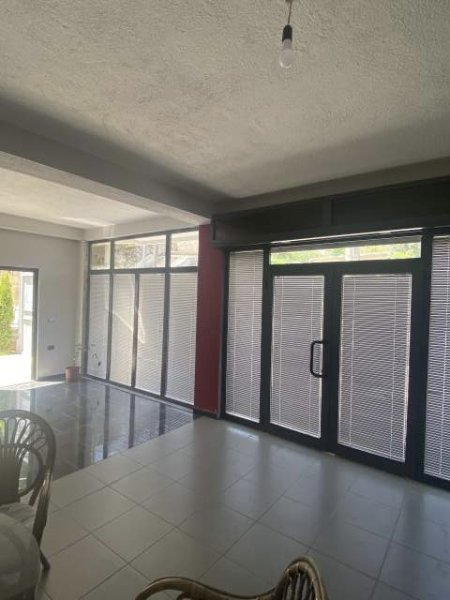 Jap me qera ambjent biznesi, 168 m² 3 kate - 300€/muaj -  Pogradec, I rent bussines premisess 168 m2 3 floor -300€ / month (Islam Dani street)