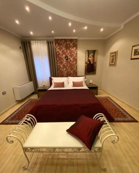 Tirane, jepet me qera apartament 3+1 Kati 9, 164 m² 1.200 Euro