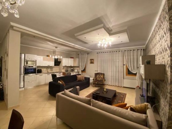 Tirane, jepet me qera apartament 3+1+A+BLK Kati 9, 164 m² 1.200 Euro (rruga e barrikadave)