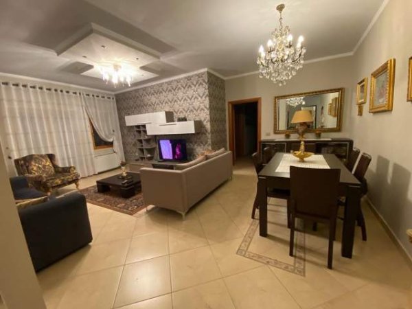 Tirane, shitet apartament 3+1+BLK Kati 9, 164 m² 410.000 Euro (barikadave)