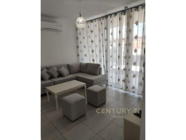 Tirane, jepet me qera apartament 2+1 Kati 2, 90 m² 500 Euro (Don Bosco)