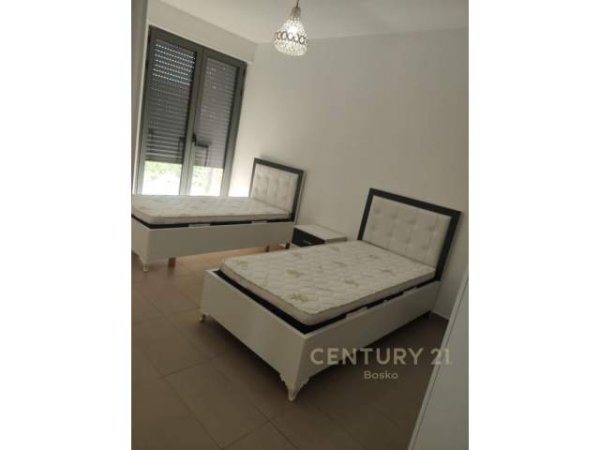 Tirane, jepet me qera apartament 2+1 Kati 2, 90 m² 500 Euro (Don Bosco)