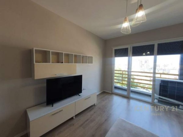 Tirane, jepet me qera apartament 2+1 Kati 6, 120 m² 500 Euro (Zogu i Zi)