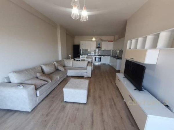 Tirane, jepet me qera apartament 2+1 Kati 6, 120 m² 500 Euro (Zogu i Zi)
