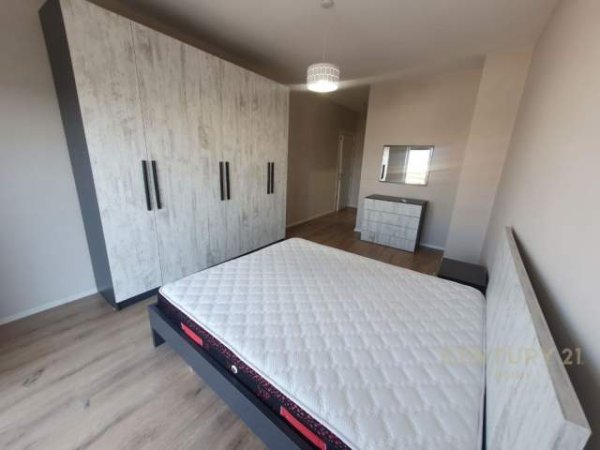 Tirane, jepet me qera apartament 2+1 Kati 6, 120 m² 500 Euro (Zogu i Zi)