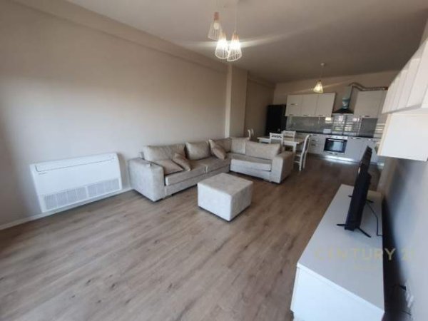 Tirane, jepet me qera apartament 2+1 Kati 6, 120 m² 500 Euro (Zogu i Zi)