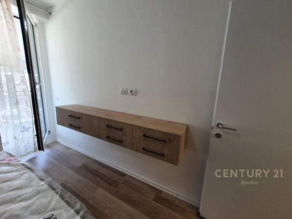 Tirane, jepet me qera apartament 2+1 Kati 10, 90 m² 550 Euro (Ish fusha e aviacionit)