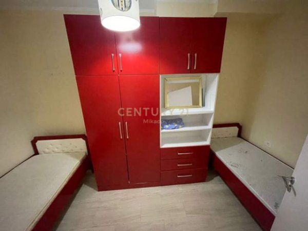 Tirane, jepet me qera apartament duplex 2+1 Kati 1, 113 m² 600 Euro (Kodra e Diellit)