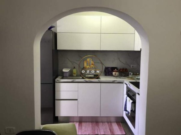 Tirane, jepet me qera apartament 2+1+BLK Kati 3, 72 m² 400 Euro (Brryli)