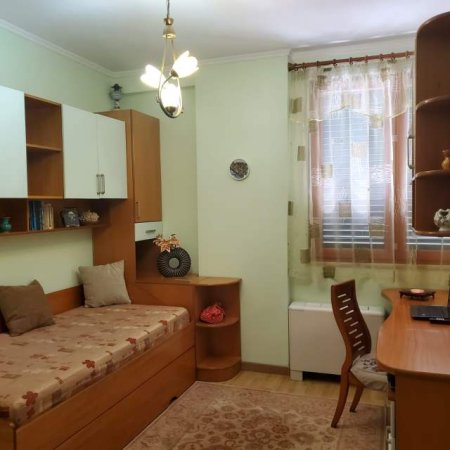 Tirane, jepet me qera apartament 3+1+BLK Kati 6, 140 m² 700 Euro (frederik shiroka)