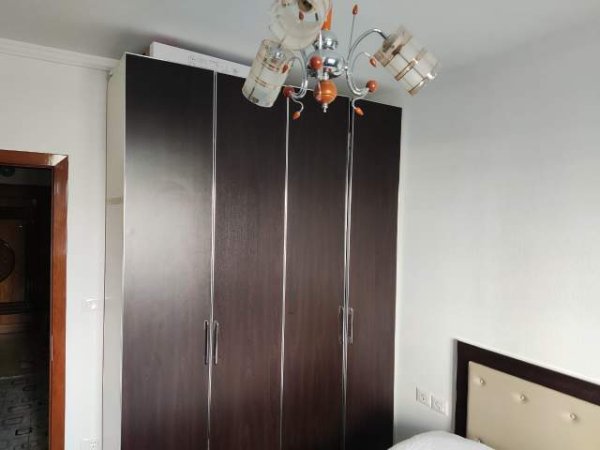 Tirane, jepet me qera apartament 2+1+BLK Kati 1, 94 m² 30.000 Leke (rruga thesarit)