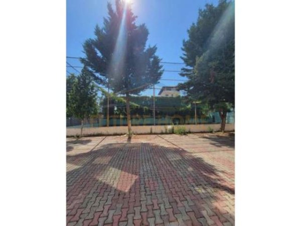 Tirane, shes ambjent biznesi Kati 1, 1.280 m² 1.200.000 Euro (Autostrada Tirane-Durres)