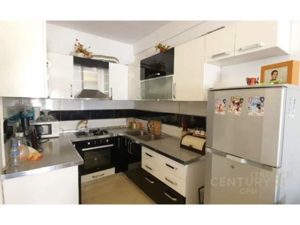 Tirane, jepet me qera apartament 2+1+A+BLK Kati 8, 105 m² 320 Euro (3 Deshmoret)