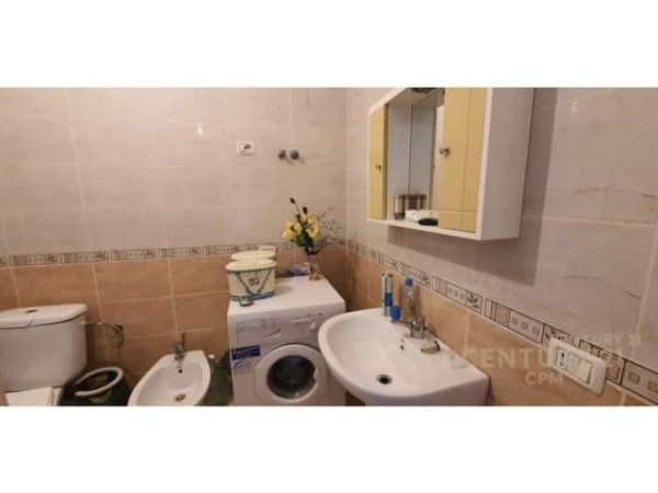 Tirane, jepet me qera apartament 2+1 Kati 8, 105 m² 350 Euro (Astiri)