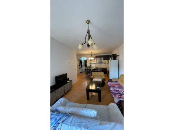 Tirane, jepet me qera apartament 1+1 Kati 9, 74 m² 350 Euro (Komuna e parisit)