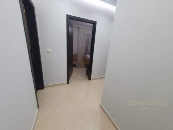Tirane, jepet me qera apartament 2+1 Kati 2, 112 m² 500 Euro (Selvia)