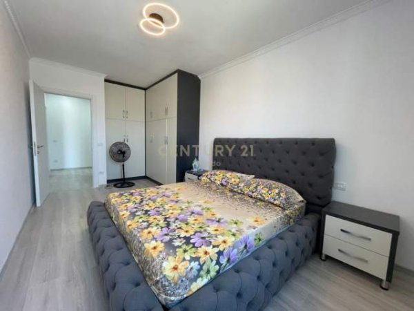 Tirane, jepet me qera apartament 1+1+BLK Kati 7, 65 m² 500 Euro (Unaza e Re)